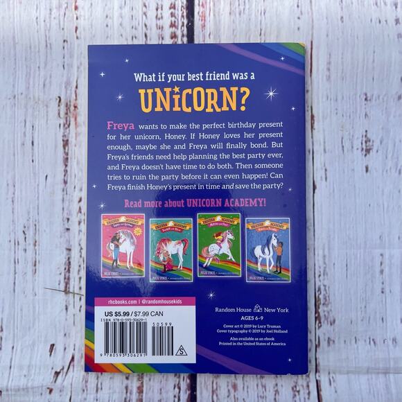Unicorn Academy Freya and Honey Paperback Book Pre-Loved - Picture 2 of 2